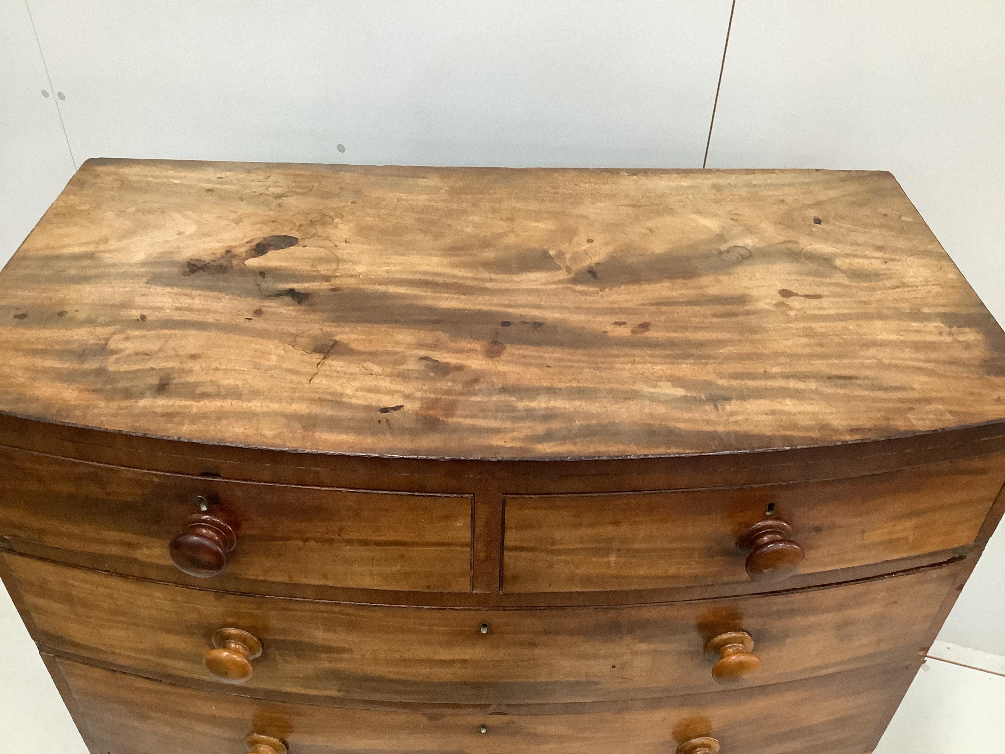 A Regency mahogany bow fronted chest of drawers, width 107cm, depth 55cm, height 106cm